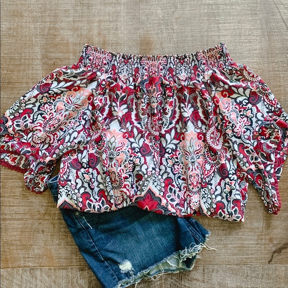 Banana Republic off-the-shoulder blouse - Picture 4 of 4